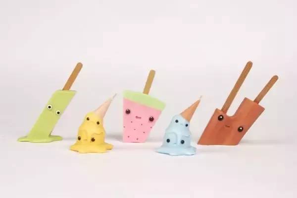 温暖的冰激凌蜡烛